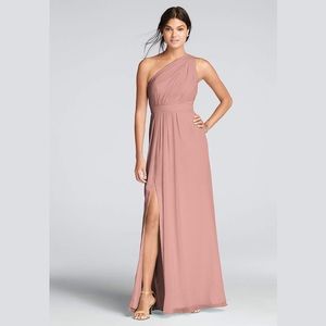 Floor-length dress with a one-shoulder neckline and an elegant skirt slit.